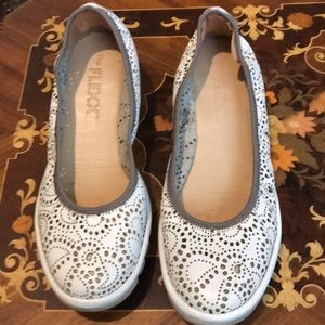 White Flex shoes from Italy  sz 6